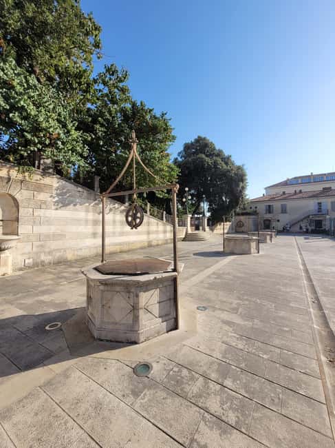 Zadar: City Highlights Walking Tour in Polish - Why an evening walk works so well in Zadar
