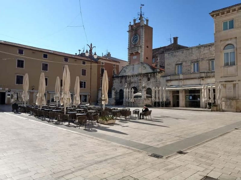 Zadar: City Highlights Walking Tour in Polish - Five Wells Square and the practical side of old Zadar