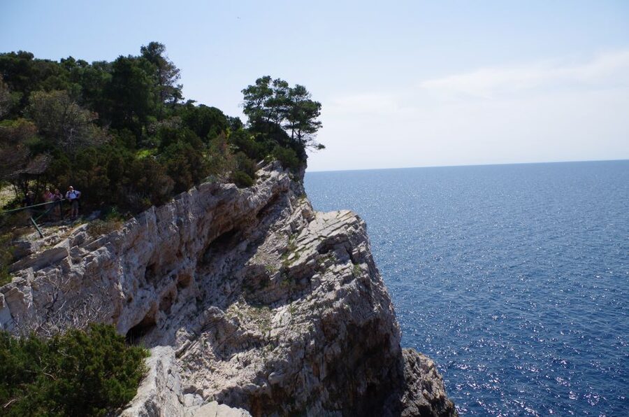 Zadar: Full-Day Sailing Trip to Kornati - A small sailing boat instead of a floating crowd