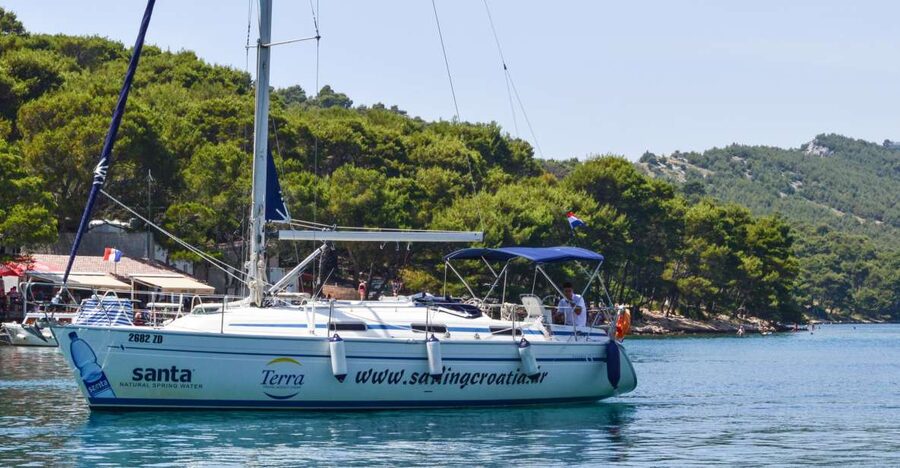 Zadar: Full-Day Sailing Trip to Kornati - Cruising through the Kornati archipelago