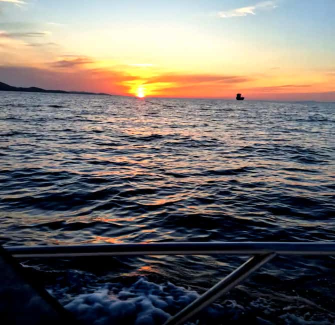 Zadar: Half-Day Island-Hopping and Lagoons Cruise with Fruit - What the guides add to the experience