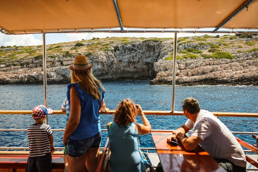 Zadar: Kornati and Telašćica Full-Day Boat Trip with Lunch - Lunch is simple, local, and included