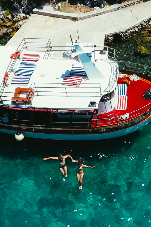 Zadar: Kornati Boat Trip with Lunch and Swim Stops - Finding the boat in Zadar’s old town