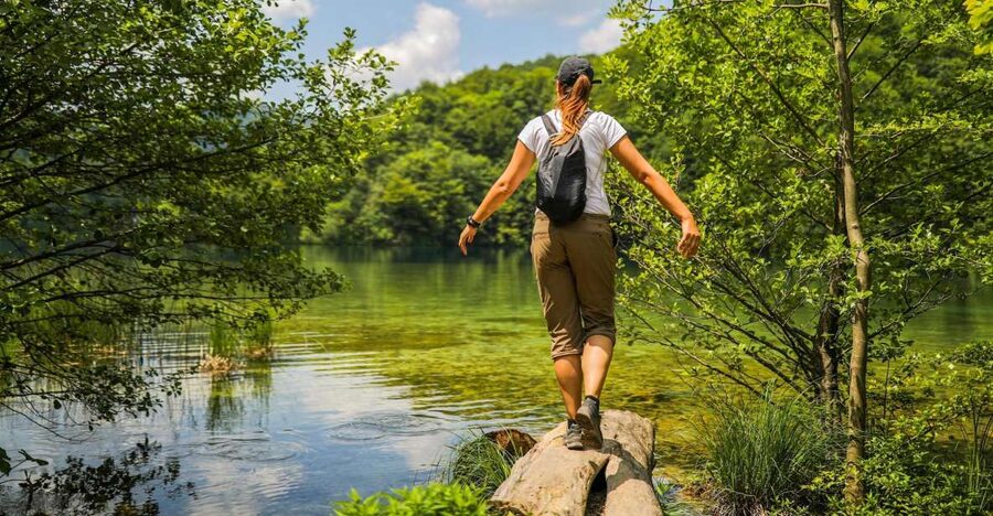Zadar: Plitvice Lakes Full-Day Guided Tour with a Boat Ride - The early departure and ride inland