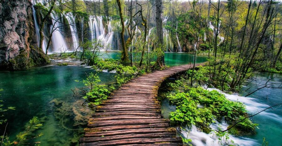 Zadar: Plitvice Lakes Guided Day Tour with Tickets - Why Plitvice deserves a full day from Zadar