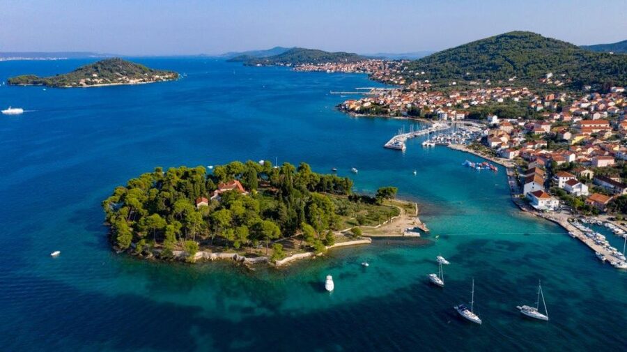 Zadar: Private Half Day Speedboat Tour - Returning past Zadar and the Sea Organ