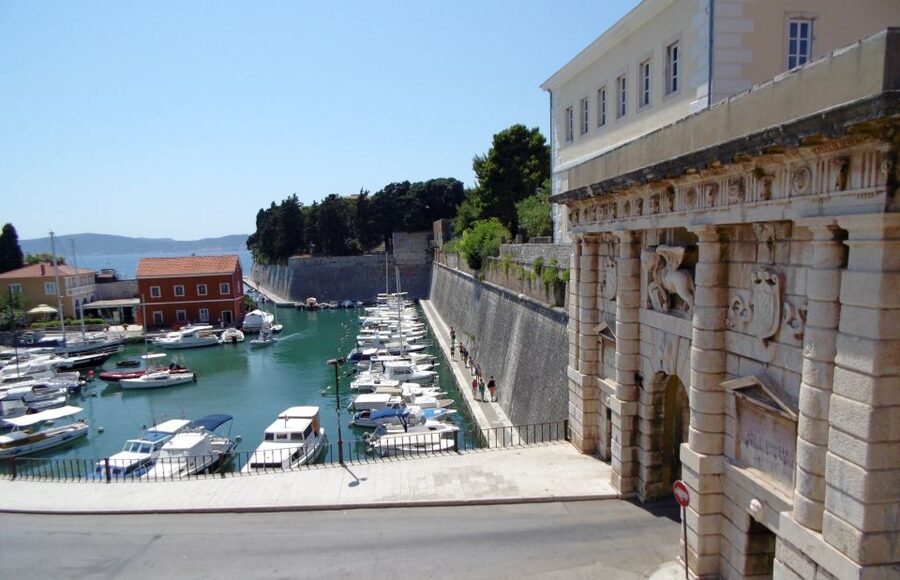 Zadar: Private Walking Tour Through 3,000 Years of History - A taste of 16th-century maraschino