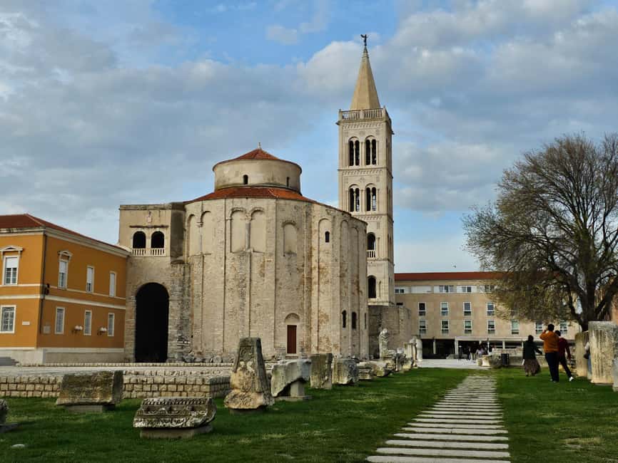 Zadar: Private walking tour through history and modern time - Starting beside the Roman Forum