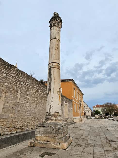 Zadar: Private walking tour through history and modern time - St. Anastasia, Dalmatia’s largest cathedral