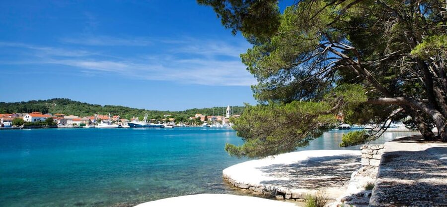 Zadar: Saharun Beach and Dugi Island Boat Tour with Lunch - What the skippers add to the day