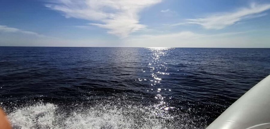 Zadar: Sakarun, Cave, Blue Lagoon, Dragon Eye & Snorkel Tour - Swimming inside Golubinka Sea Cave