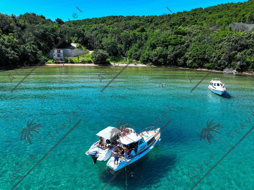 Zadar: Speedboat Escapade 3 stops & Snorkeling & Local Wine - Meeting the boat near Zadar’s waterfront