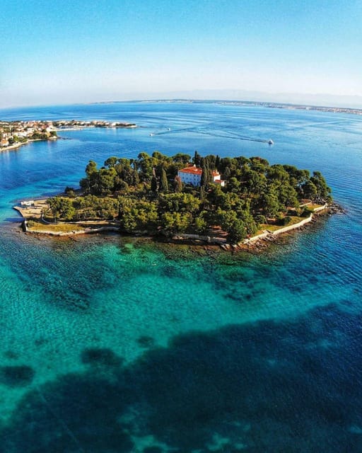 ✪ Zadar: Speedboat Tour to 3 Islands with Refreshing Drinks - Leaving Zadar Behind at the Foša Waterfront