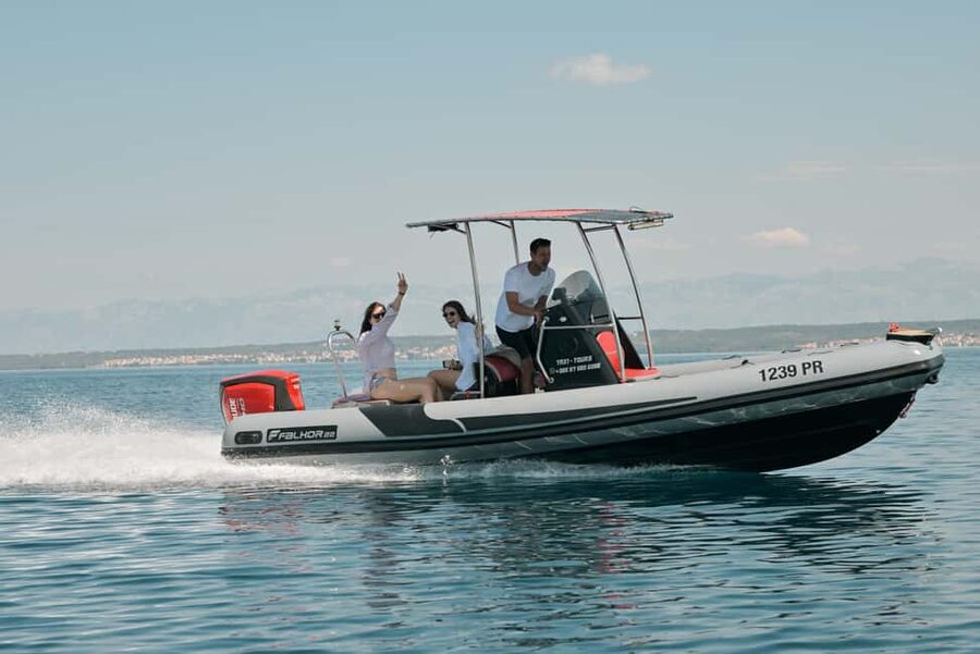 Zadar: Speedboat Tour with Snorkeling & Fruit All Inclusive - The final swimming and snorkeling stop