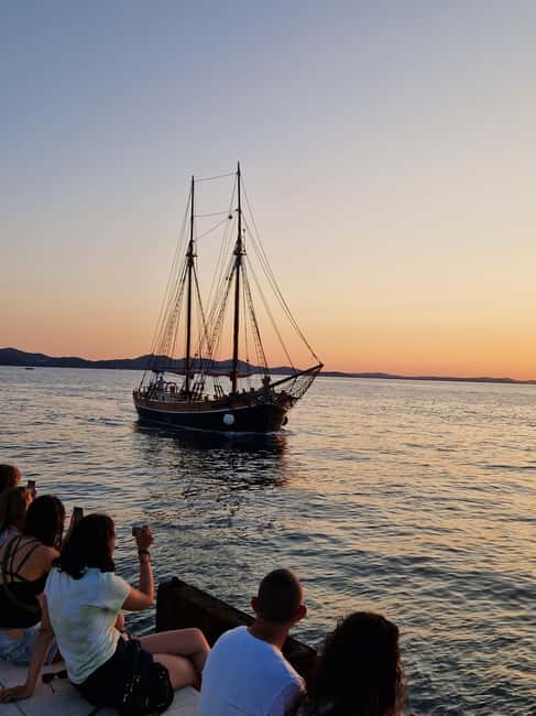 Zadar: Sunset Cruise on Traditional Boat with Wine - The sunset view from the Dalmatian coast