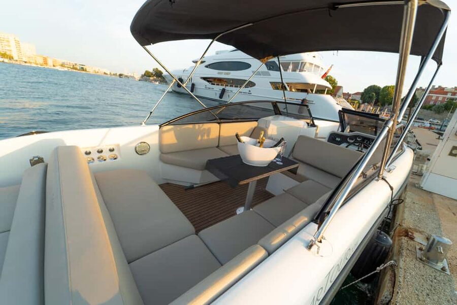 Zadar: Sunset & Nighttime Cruise with Sparkling Wine - What the guides add to the evening