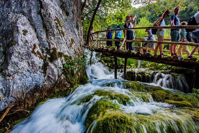 Zadar to Plitvice lakes: Guided tour with pre-booked tickets - Why Plitvice works as a day trip from Zadar