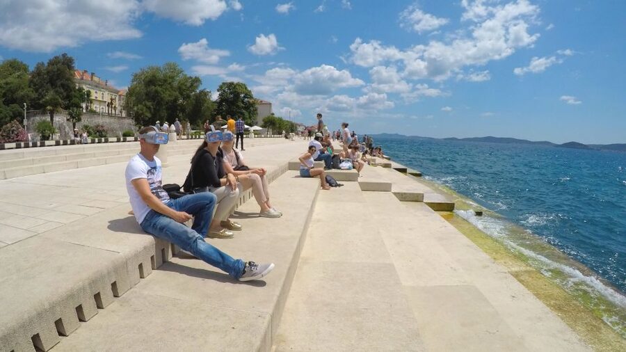 Zadar: Virtual Reality Guided History Walking Tour - Entering St. Chrysogonus’ Church virtually