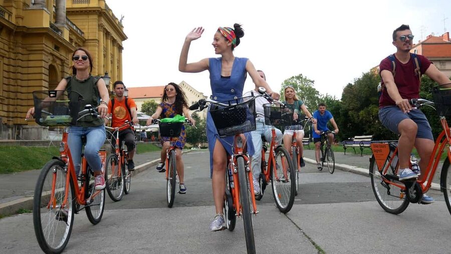 Zagreb: 3–Hour Classic Bike Tour - Meeting the guide near Ban Josip Jelačić Square