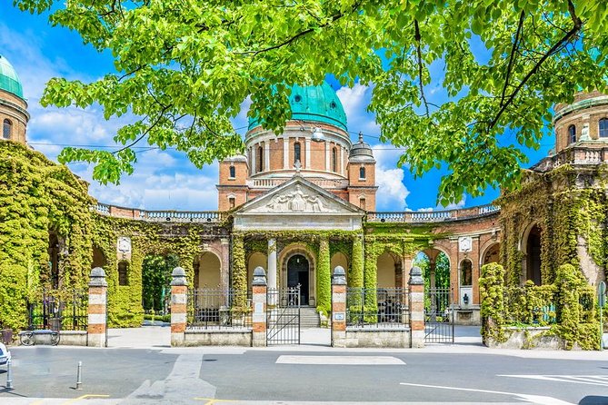 Zagreb BIG Tour - Our Signature Walking & Panoramic Tour - The funicular is short, but memorable
