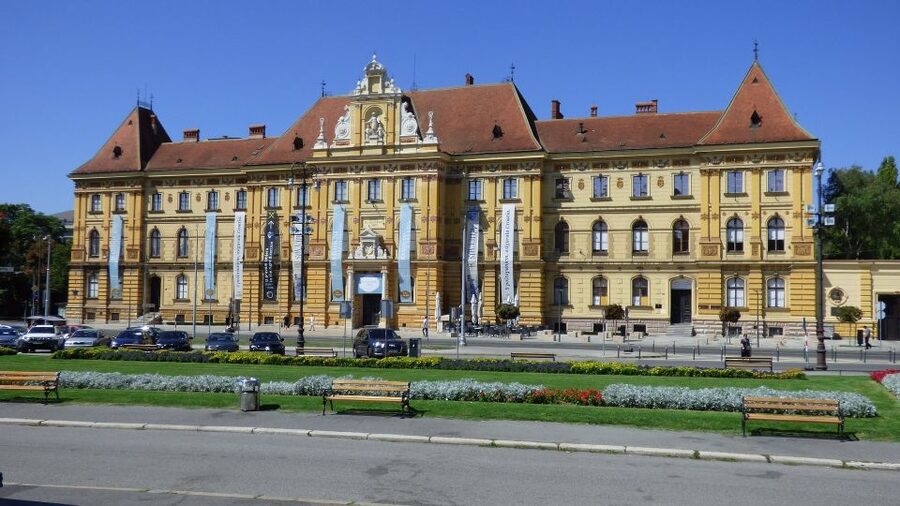 Zagreb BIG Tour - Private Tour - The Lower Town by vehicle
