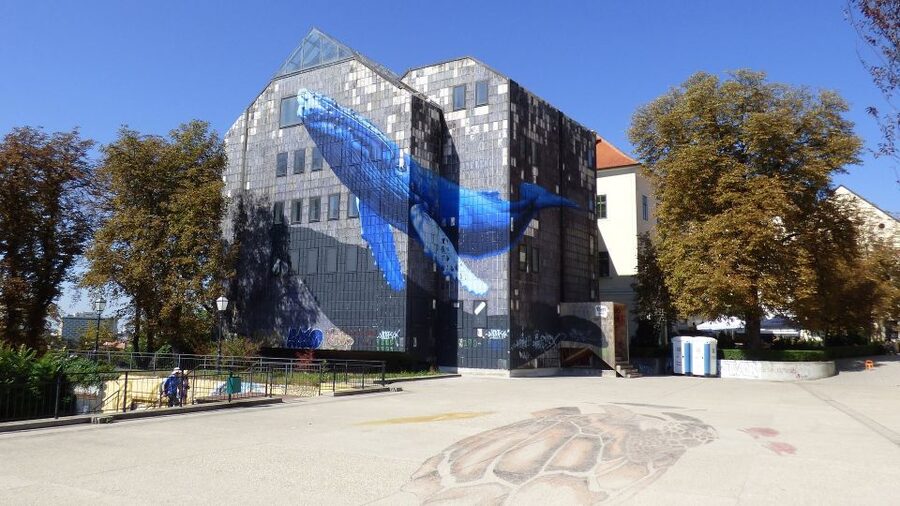 Zagreb BIG Tour - Private Tour - Tomislav Square, Republic Croatia Square, and the Botanical Garden