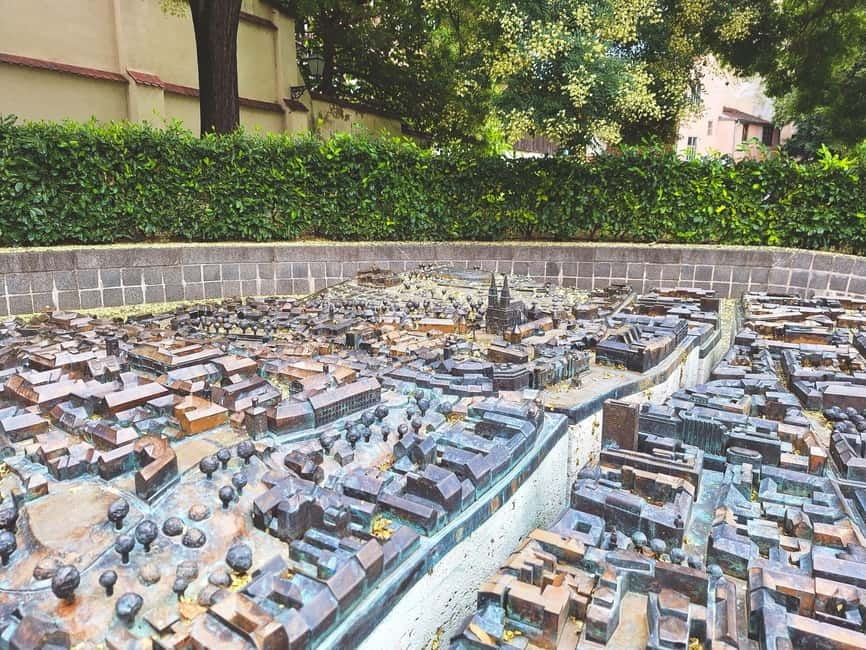 Zagreb: Explore with an Art Historian – Private Walking Tour - Six things to know before you book