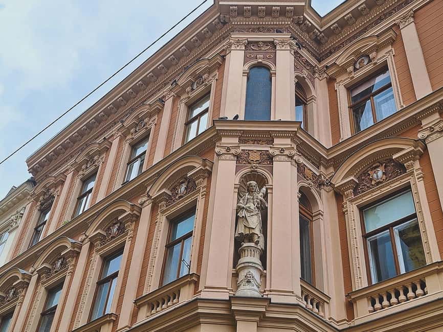 Zagreb: Explore with an Art Historian – Private Walking Tour - Stone Gate and the city’s small sacred places