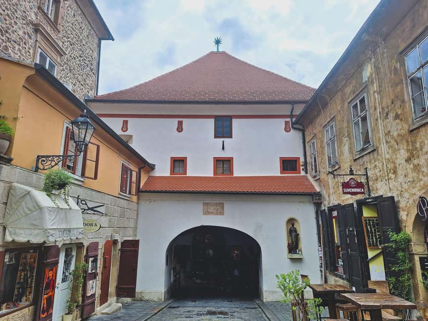 Zagreb: Explore with an Art Historian – Private Walking Tour - Lotrščak Tower and a final look at Zagreb