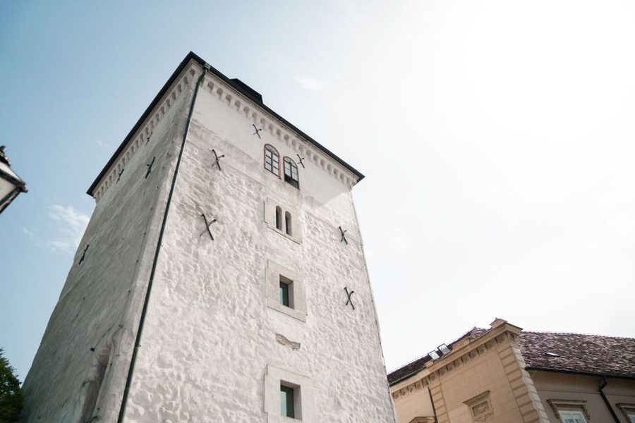 Zagreb: Guided City Tour with WWII Tunnels - Starting Under the Horseman Statue