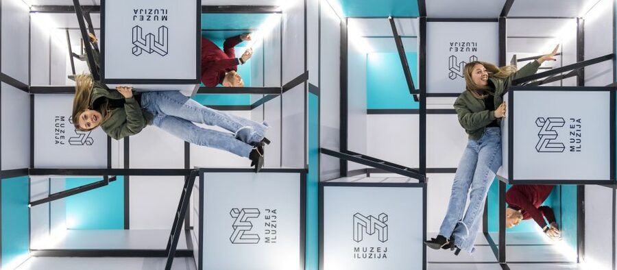 Zagreb: Museum of Illusions Entrance Ticket - The first circuit: visual illusions and changing scale