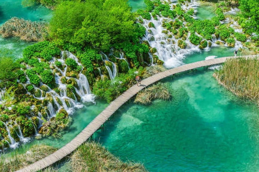 Zagreb: Plitvice with Ticket & Rastoke Tour for Max 8 people - What the guide adds during the drive
