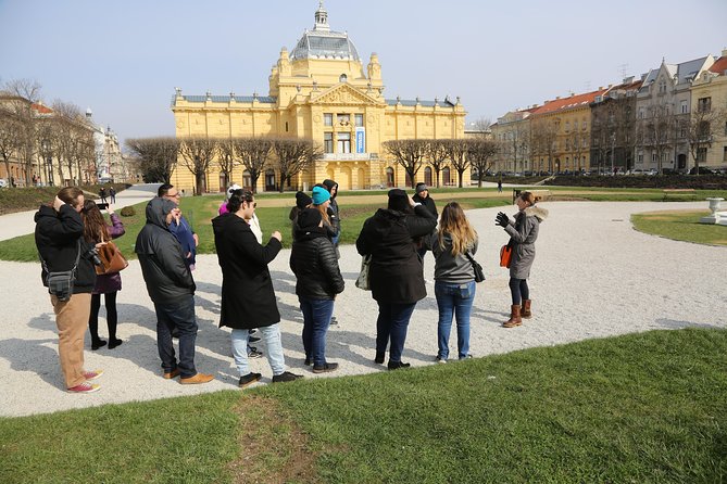 Zagreb PRIVATE walking tour - Starting at Glavni kolodvor and King Tomislav Square