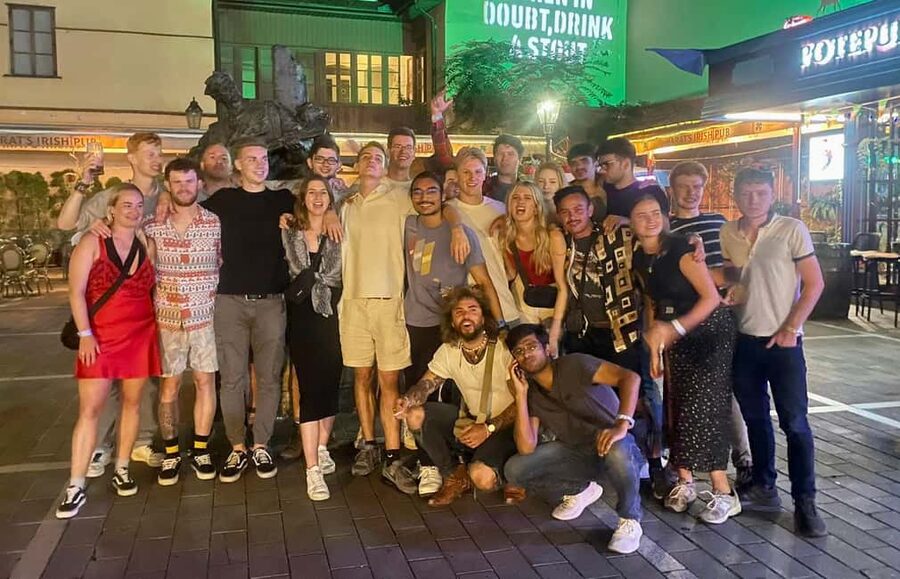 Zagreb: Pub Crawl, 1-Hour of Unlimited Drinks, & Club Entry - Why solo visitors may like this format