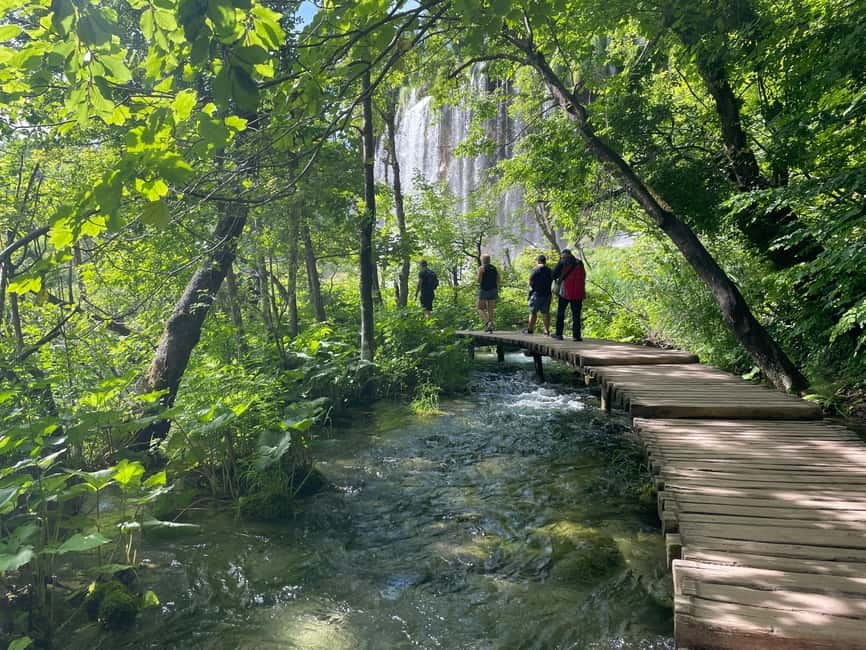 Zagreb: Rastoke & Plitvice Lakes Guided Tour with Ticket - The Lower Lakes offer the classic first look