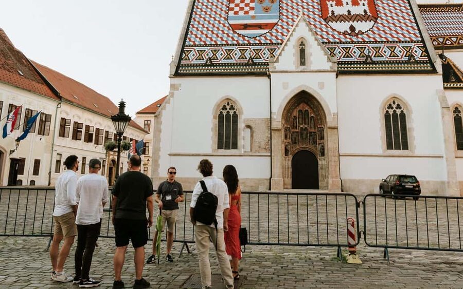 Zagreb: Restaurants, Food & Old Town Walking Tour - Dolac Market and Zagreb Cathedral