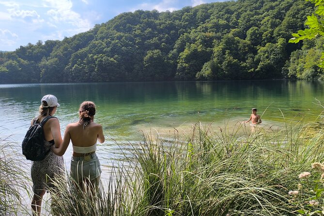Zagreb to the PLITVICE MAGIC LAKES - 3+1 free or 6+1 free - The real price: $108.26 plus the park ticket