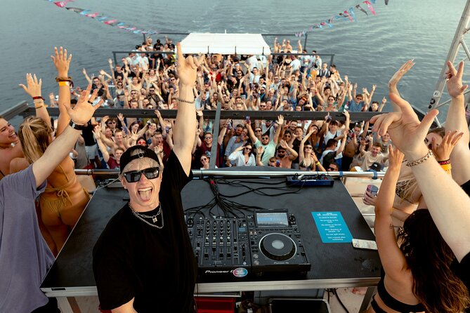Zrce Booze Cruise - Novalja Boat party - The All-Inclusive Drink Package