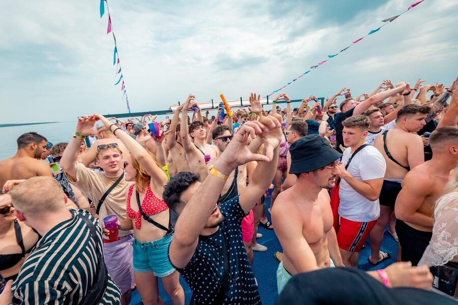 Zrce: Novalja Boat Party Booze Cruise - Should you book the Zrće Booze Cruise?